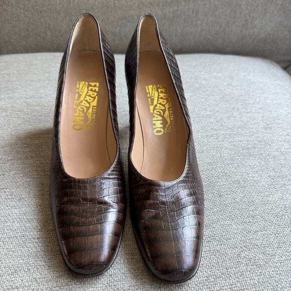 Salvatore Ferragamo Heels Embossed Leather Pumps Round Toes Brown Slip-on Sz A7 - Picture 8 of 13